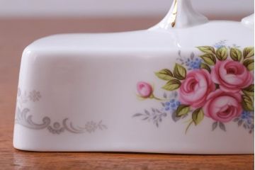 アンティーク雑貨　イギリス　Royal Albert(ロイヤルアルバート)　Tranquillity(トランキュリティ)シリーズ　バターディッシュ・調味料入れ3点セット