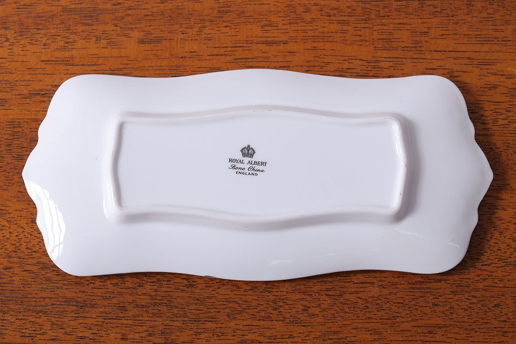 アンティーク雑貨　イギリス　Royal Albert(ロイヤルアルバート)　Tranquillity(トランキュリティ)シリーズ　バターディッシュ・調味料入れ3点セット