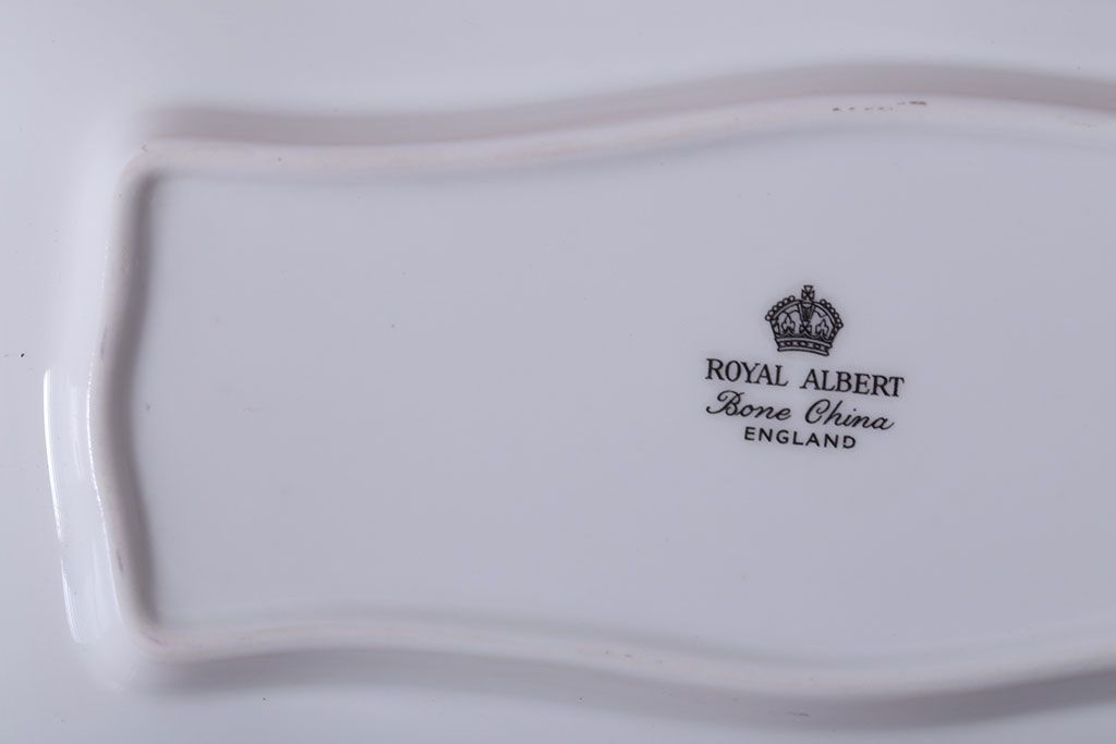 アンティーク雑貨　イギリス　Royal Albert(ロイヤルアルバート)　Tranquillity(トランキュリティ)シリーズ　バターディッシュ・調味料入れ3点セット