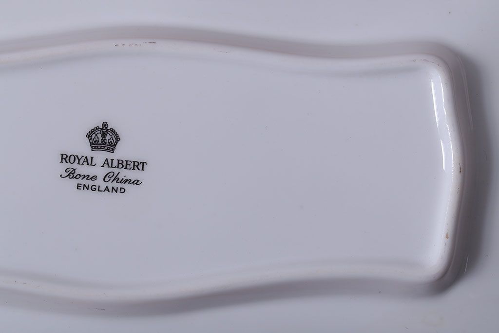 アンティーク雑貨　イギリス　Royal Albert(ロイヤルアルバート)　Tranquillity(トランキュリティ)シリーズ　バターディッシュ・調味料入れ3点セット