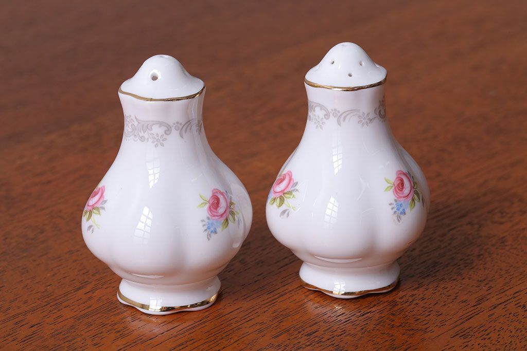 アンティーク雑貨　イギリス　Royal Albert(ロイヤルアルバート)　Tranquillity(トランキュリティ)シリーズ　バターディッシュ・調味料入れ3点セット