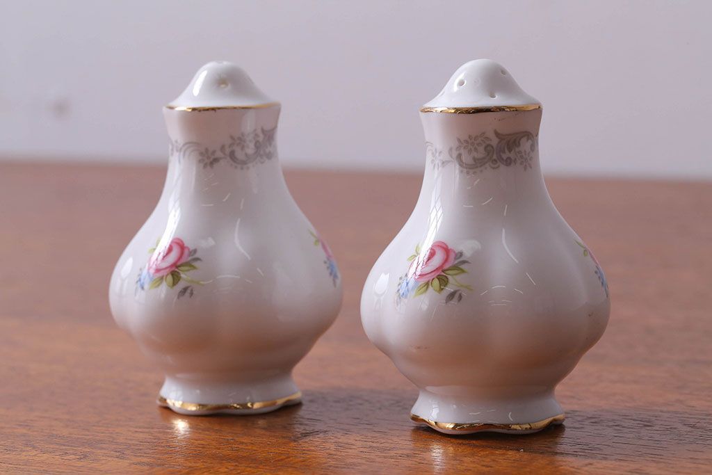 アンティーク雑貨　イギリス　Royal Albert(ロイヤルアルバート)　Tranquillity(トランキュリティ)シリーズ　バターディッシュ・調味料入れ3点セット