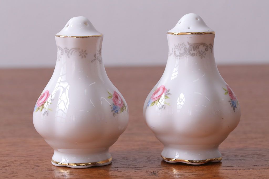 アンティーク雑貨　イギリス　Royal Albert(ロイヤルアルバート)　Tranquillity(トランキュリティ)シリーズ　バターディッシュ・調味料入れ3点セット