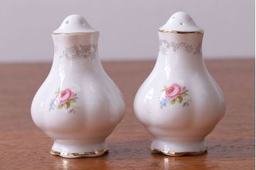 アンティーク雑貨　イギリス　Royal Albert(ロイヤルアルバート)　Tranquillity(トランキュリティ)シリーズ　バターディッシュ・調味料入れ3点セット