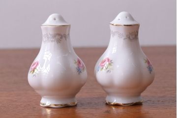 アンティーク雑貨　イギリス　Royal Albert(ロイヤルアルバート)　Tranquillity(トランキュリティ)シリーズ　バターディッシュ・調味料入れ3点セット