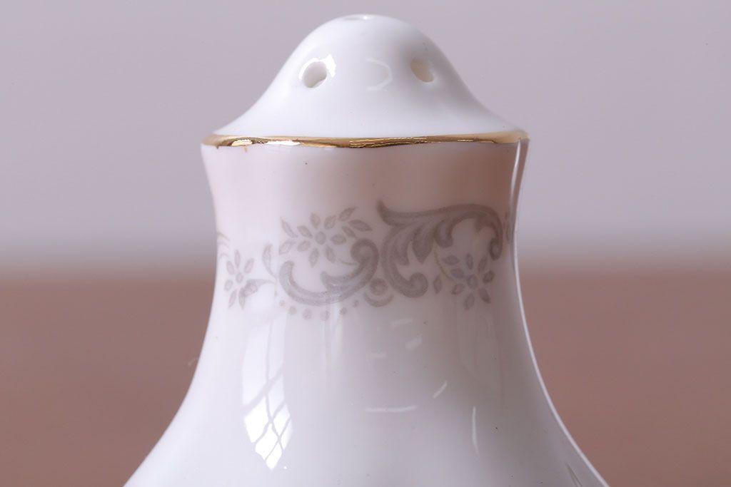 アンティーク雑貨　イギリス　Royal Albert(ロイヤルアルバート)　Tranquillity(トランキュリティ)シリーズ　バターディッシュ・調味料入れ3点セット
