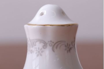 アンティーク雑貨　イギリス　Royal Albert(ロイヤルアルバート)　Tranquillity(トランキュリティ)シリーズ　バターディッシュ・調味料入れ3点セット