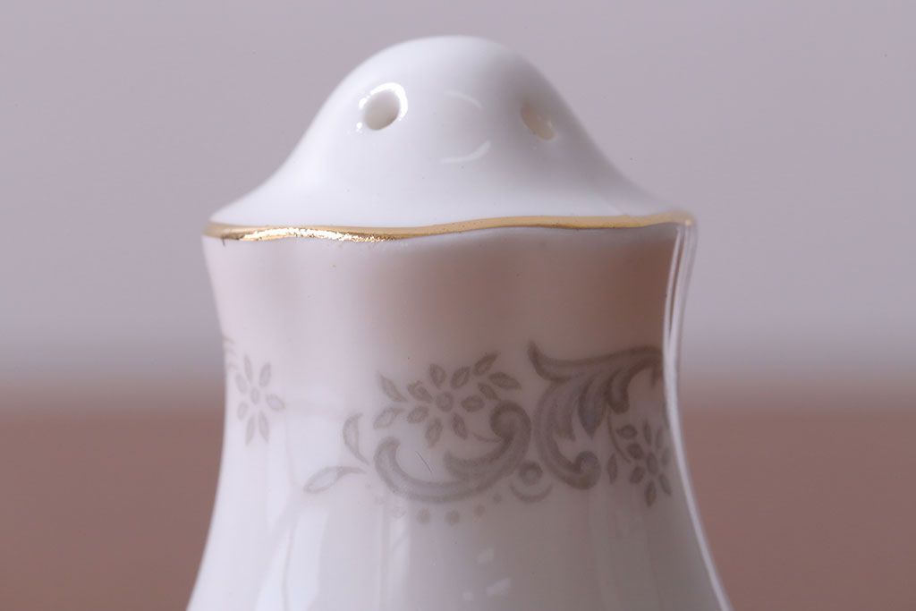 アンティーク雑貨　イギリス　Royal Albert(ロイヤルアルバート)　Tranquillity(トランキュリティ)シリーズ　バターディッシュ・調味料入れ3点セット