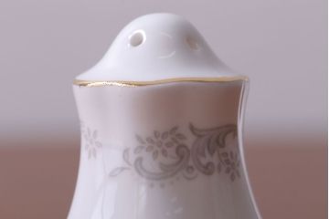 アンティーク雑貨　イギリス　Royal Albert(ロイヤルアルバート)　Tranquillity(トランキュリティ)シリーズ　バターディッシュ・調味料入れ3点セット