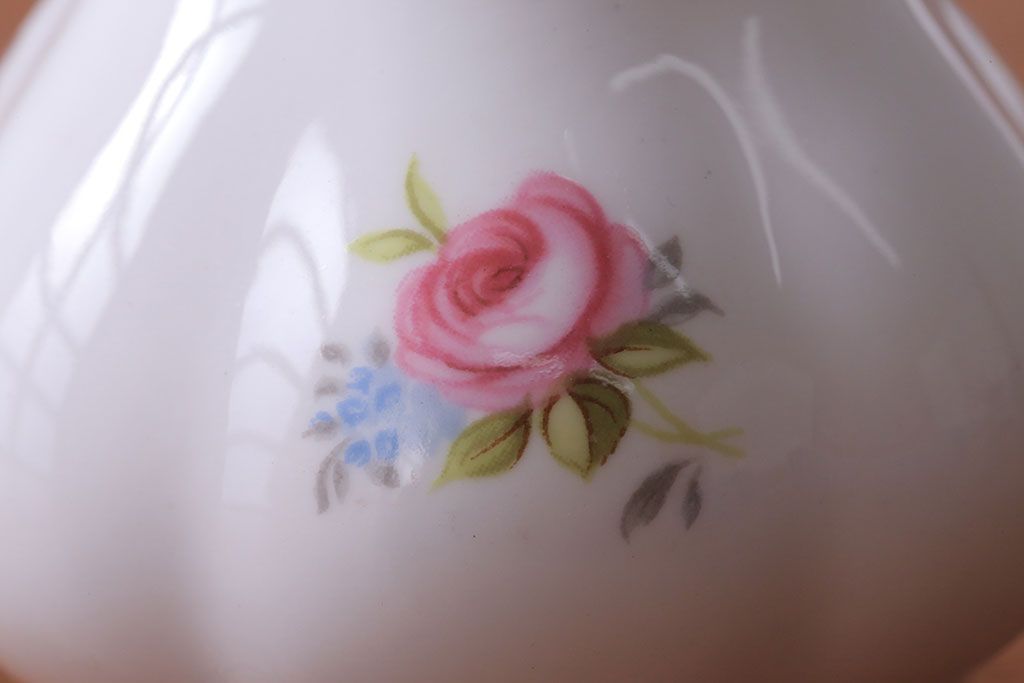 アンティーク雑貨　イギリス　Royal Albert(ロイヤルアルバート)　Tranquillity(トランキュリティ)シリーズ　バターディッシュ・調味料入れ3点セット