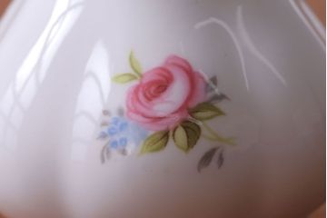 アンティーク雑貨　イギリス　Royal Albert(ロイヤルアルバート)　Tranquillity(トランキュリティ)シリーズ　バターディッシュ・調味料入れ3点セット