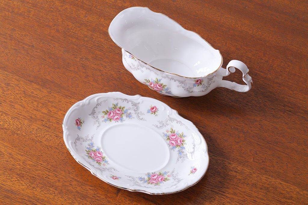 アンティーク雑貨　イギリス　Royal Albert(ロイヤルアルバート)　Tranquillity(トランキュリティ)シリーズ　ソースボート(洋食器)