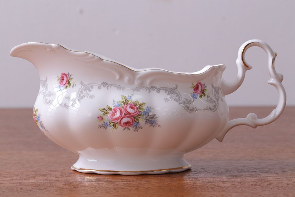 アンティーク雑貨　イギリス　Royal Albert(ロイヤルアルバート)　Tranquillity(トランキュリティ)シリーズ　ソースボート(洋食器)