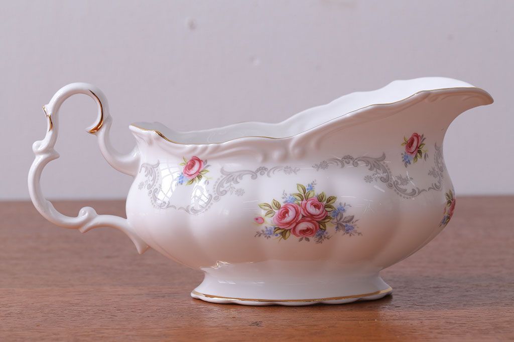 アンティーク雑貨　イギリス　Royal Albert(ロイヤルアルバート)　Tranquillity(トランキュリティ)シリーズ　ソースボート(洋食器)