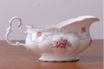 アンティーク雑貨　イギリス　Royal Albert(ロイヤルアルバート)　Tranquillity(トランキュリティ)シリーズ　ソースボート(洋食器)