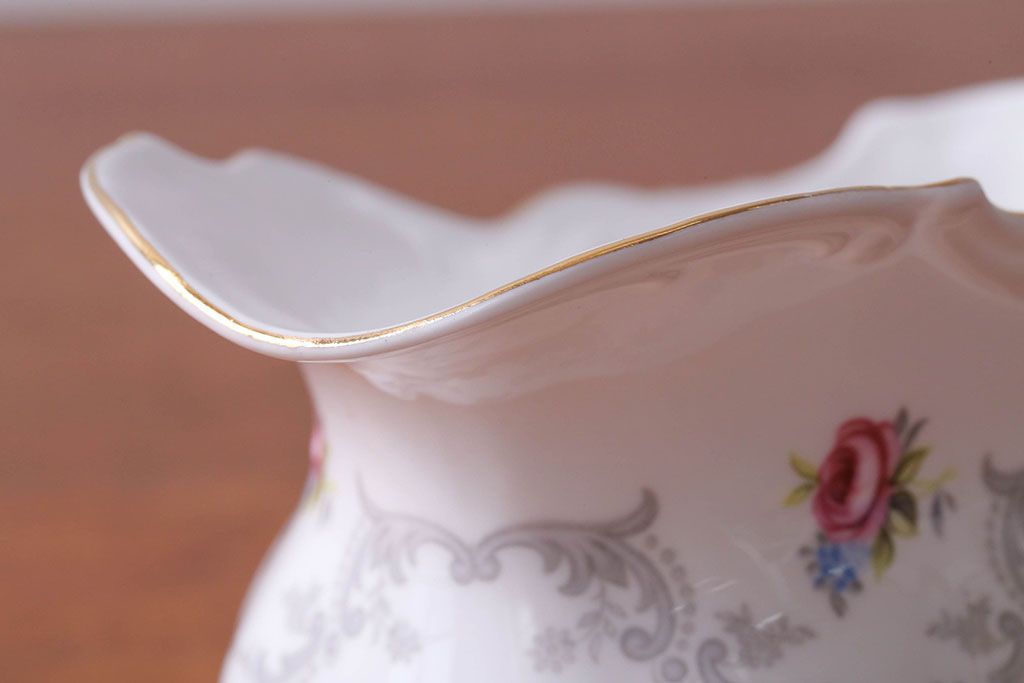 アンティーク雑貨　イギリス　Royal Albert(ロイヤルアルバート)　Tranquillity(トランキュリティ)シリーズ　ソースボート(洋食器)