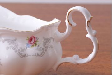 アンティーク雑貨　イギリス　Royal Albert(ロイヤルアルバート)　Tranquillity(トランキュリティ)シリーズ　ソースボート(洋食器)