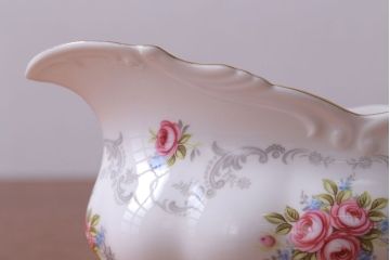 アンティーク雑貨　イギリス　Royal Albert(ロイヤルアルバート)　Tranquillity(トランキュリティ)シリーズ　ソースボート(洋食器)