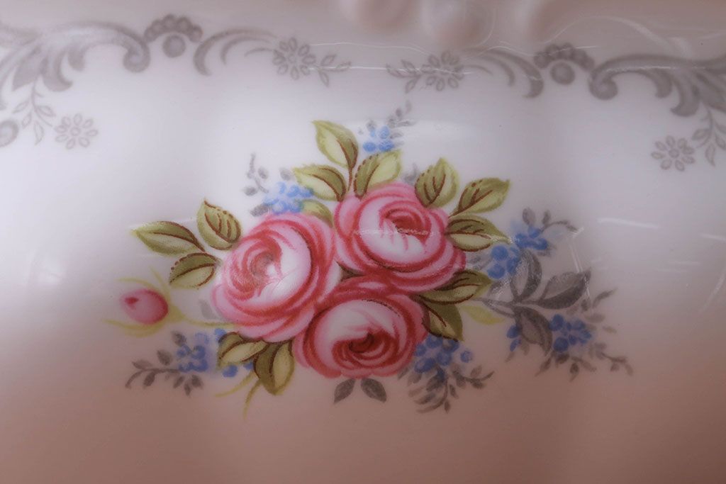 アンティーク雑貨　イギリス　Royal Albert(ロイヤルアルバート)　Tranquillity(トランキュリティ)シリーズ　ソースボート(洋食器)