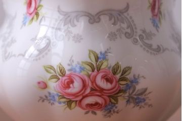 アンティーク雑貨　イギリス　Royal Albert(ロイヤルアルバート)　Tranquillity(トランキュリティ)シリーズ　ソースボート(洋食器)