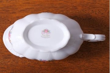アンティーク雑貨　イギリス　Royal Albert(ロイヤルアルバート)　Tranquillity(トランキュリティ)シリーズ　ソースボート(洋食器)