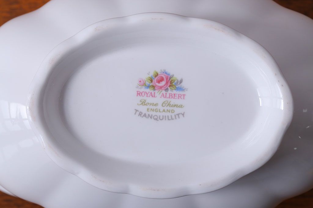 アンティーク雑貨　イギリス　Royal Albert(ロイヤルアルバート)　Tranquillity(トランキュリティ)シリーズ　ソースボート(洋食器)