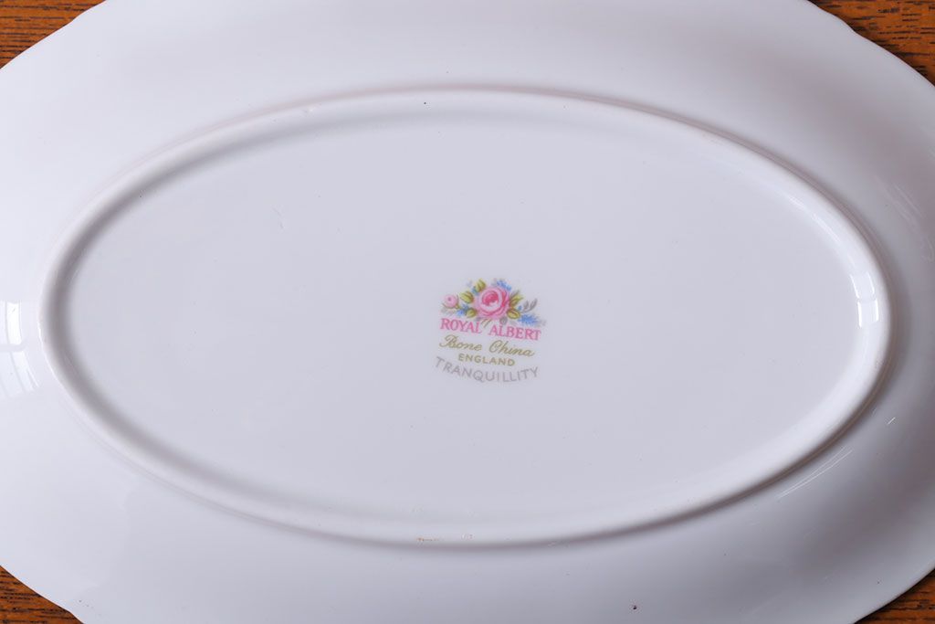 アンティーク雑貨　イギリス　Royal Albert(ロイヤルアルバート)　Tranquillity(トランキュリティ)シリーズ　ソースボート(洋食器)