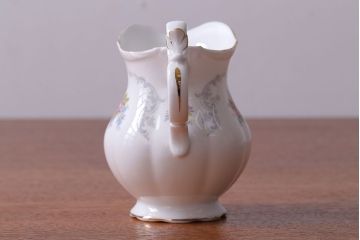 アンティーク雑貨　イギリス　Royal Albert(ロイヤルアルバート)　Tranquillity(トランキュリティ)シリーズ　ティーポット・シュガー・クリーマー3点