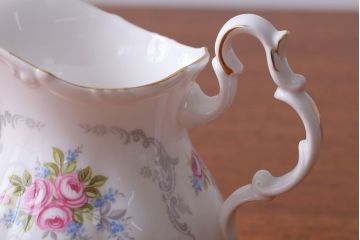 アンティーク雑貨　イギリス　Royal Albert(ロイヤルアルバート)　Tranquillity(トランキュリティ)シリーズ　ティーポット・シュガー・クリーマー3点