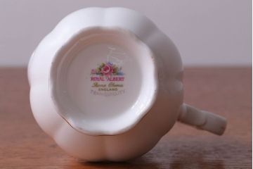 アンティーク雑貨　イギリス　Royal Albert(ロイヤルアルバート)　Tranquillity(トランキュリティ)シリーズ　ティーポット・シュガー・クリーマー3点