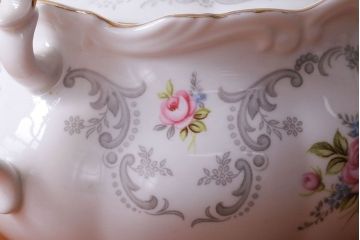 アンティーク雑貨　イギリス　Royal Albert(ロイヤルアルバート)　Tranquillity(トランキュリティ)シリーズ　ティーポット・シュガー・クリーマー3点