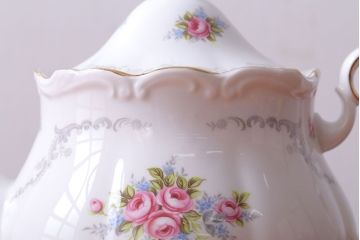 アンティーク雑貨　イギリス　Royal Albert(ロイヤルアルバート)　Tranquillity(トランキュリティ)シリーズ　ティーポット・シュガー・クリーマー3点