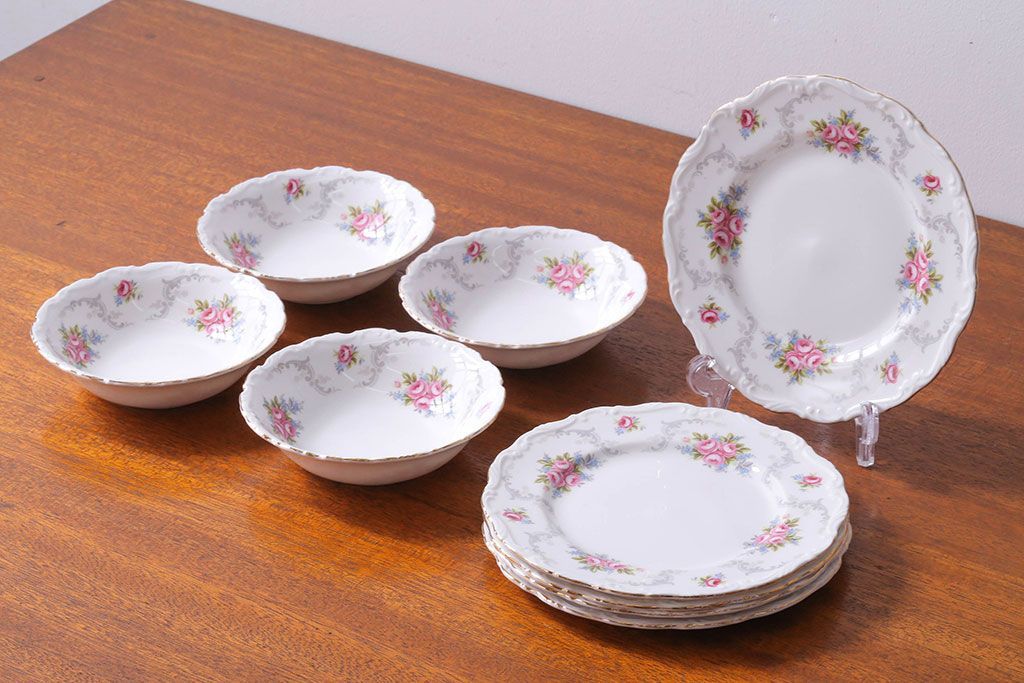 アンティーク雑貨　イギリス　Royal Albert(ロイヤルアルバート)　Tranquillity(トランキュリティ)シリーズ　ケーキ皿など9点(洋食器)