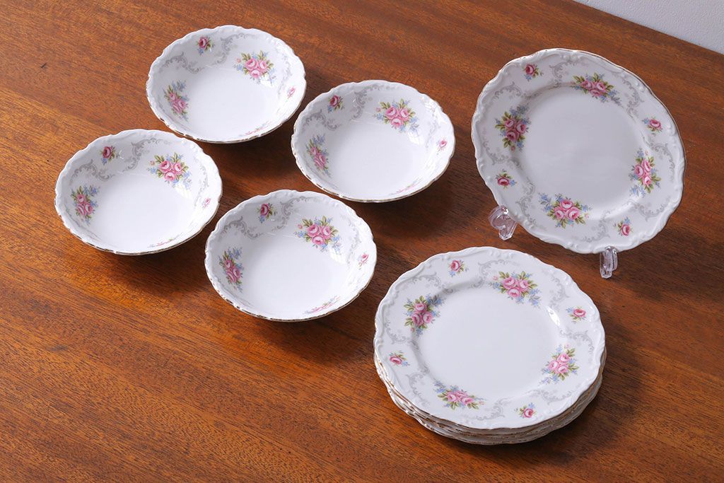 アンティーク雑貨　イギリス　Royal Albert(ロイヤルアルバート)　Tranquillity(トランキュリティ)シリーズ　ケーキ皿など9点(洋食器)