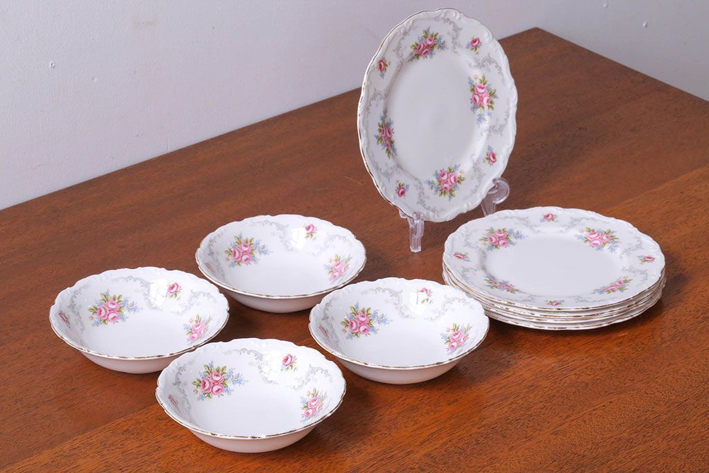 アンティーク雑貨　イギリス　Royal Albert(ロイヤルアルバート)　Tranquillity(トランキュリティ)シリーズ　ケーキ皿など9点(洋食器)