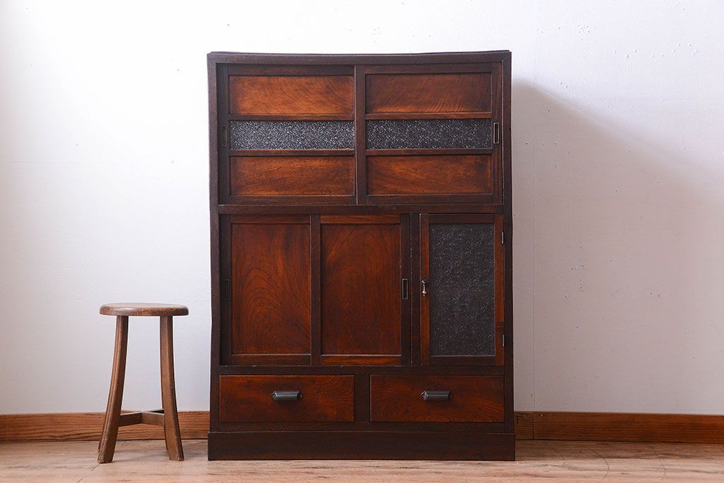 アンティーク家具　和製アンティーク　ダイヤガラス入り!小さなキッチンキャビネット(食器棚・収納棚)