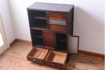 アンティーク家具　和製アンティーク　ダイヤガラス入り!小さなキッチンキャビネット(食器棚・収納棚)