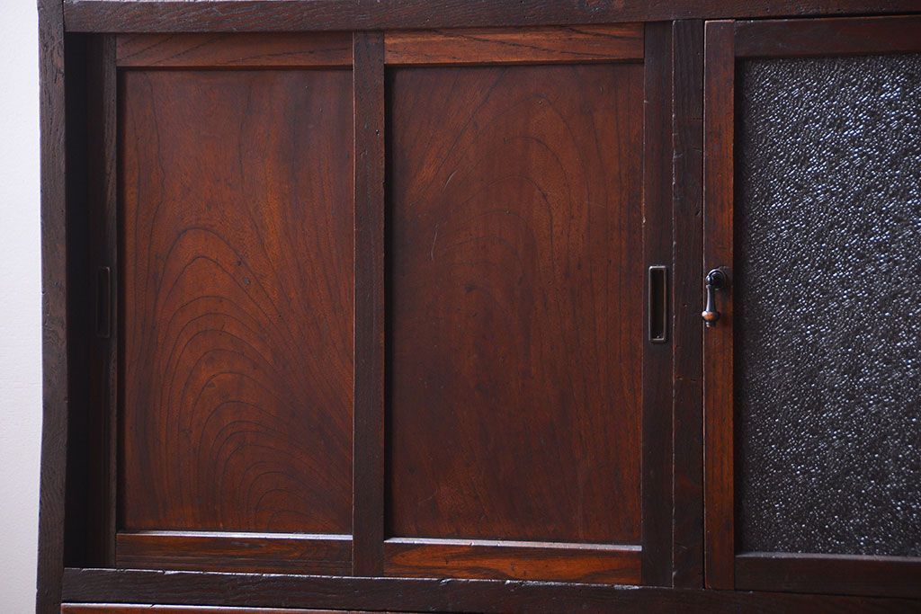 アンティーク家具　和製アンティーク　ダイヤガラス入り!小さなキッチンキャビネット(食器棚・収納棚)