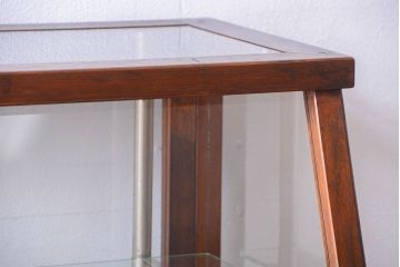 レトロ家具　和製アンティーク　古い木のレトロな台形型ガラスケース