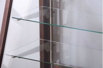レトロ家具　和製アンティーク　古い木のレトロな台形型ガラスケース
