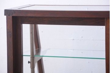 レトロ家具　和製アンティーク　古い木のレトロな台形型ガラスケース