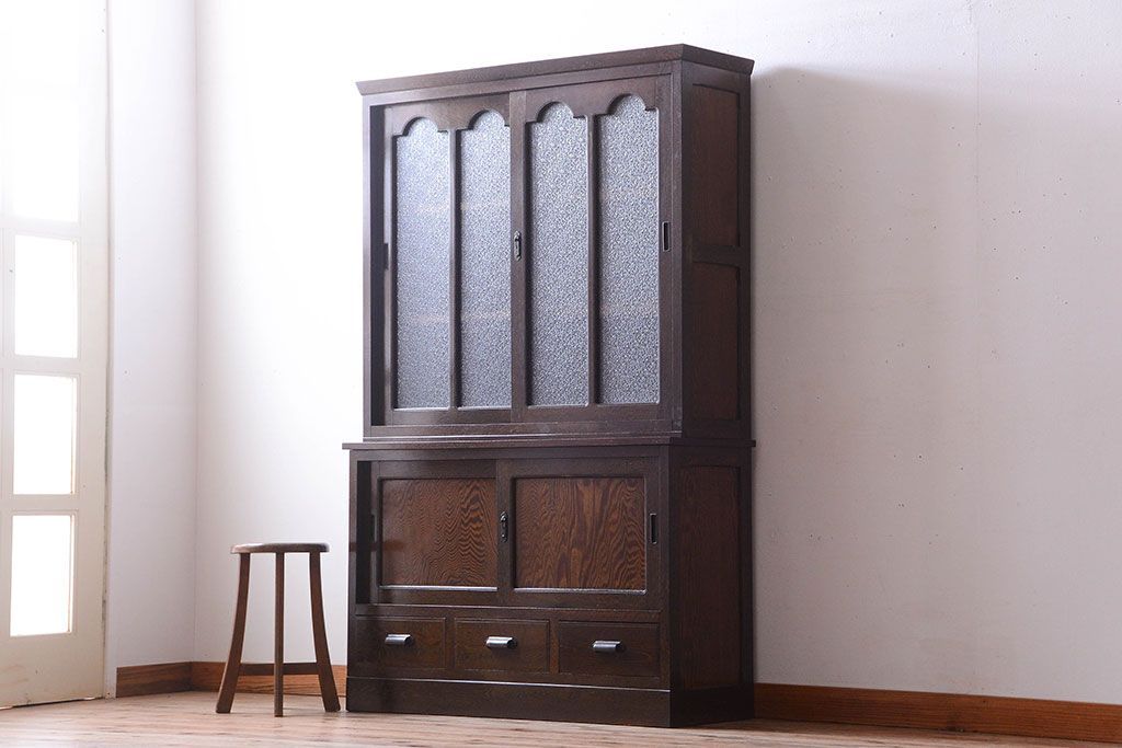 アンティーク家具　和製アンティーク　ダイヤガラス入り!上品で上質な古い木製カップボード(食器棚)