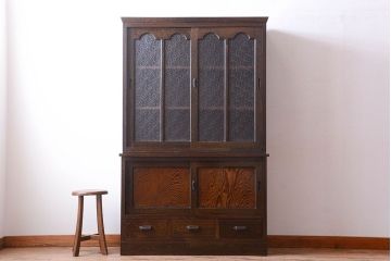 アンティーク家具　和製アンティーク　ダイヤガラス入り!上品で上質な古い木製カップボード(食器棚)