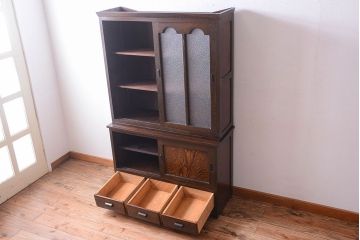 アンティーク家具　和製アンティーク　ダイヤガラス入り!上品で上質な古い木製カップボード(食器棚)