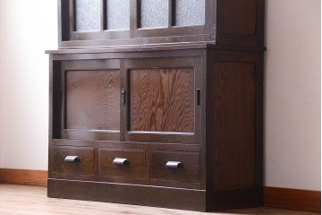 アンティーク家具　和製アンティーク　ダイヤガラス入り!上品で上質な古い木製カップボード(食器棚)