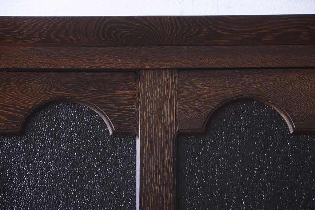 アンティーク家具　和製アンティーク　ダイヤガラス入り!上品で上質な古い木製カップボード(食器棚)