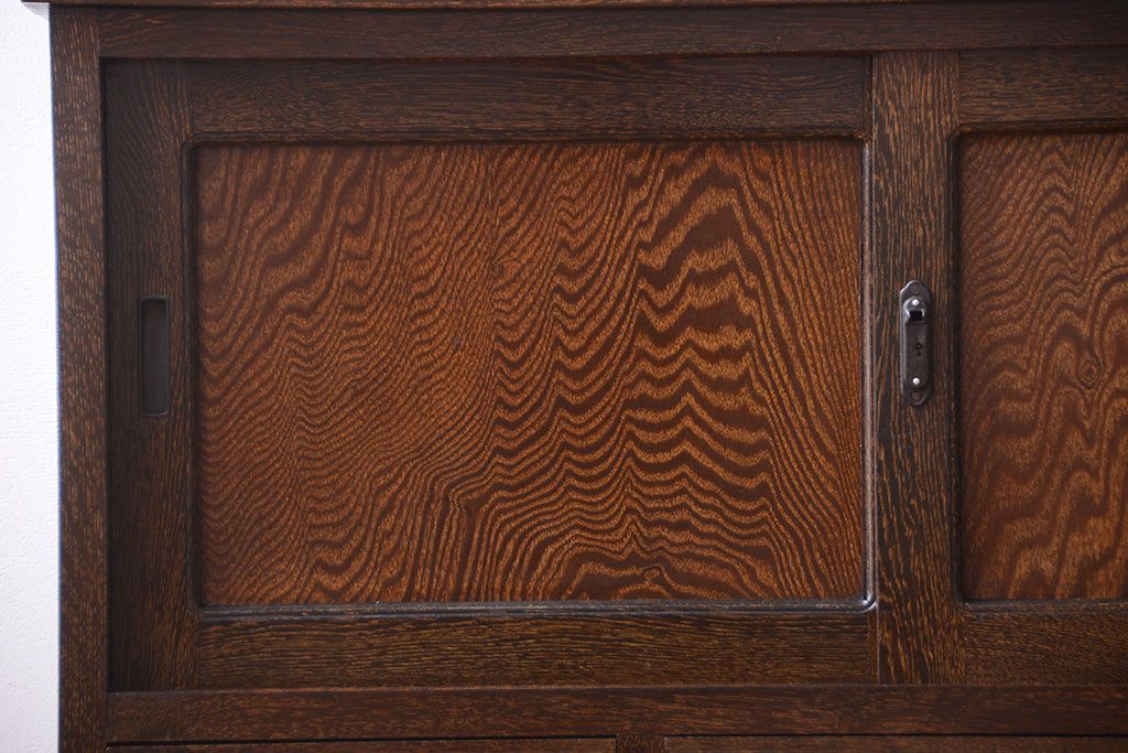 アンティーク家具　和製アンティーク　ダイヤガラス入り!上品で上質な古い木製カップボード(食器棚)