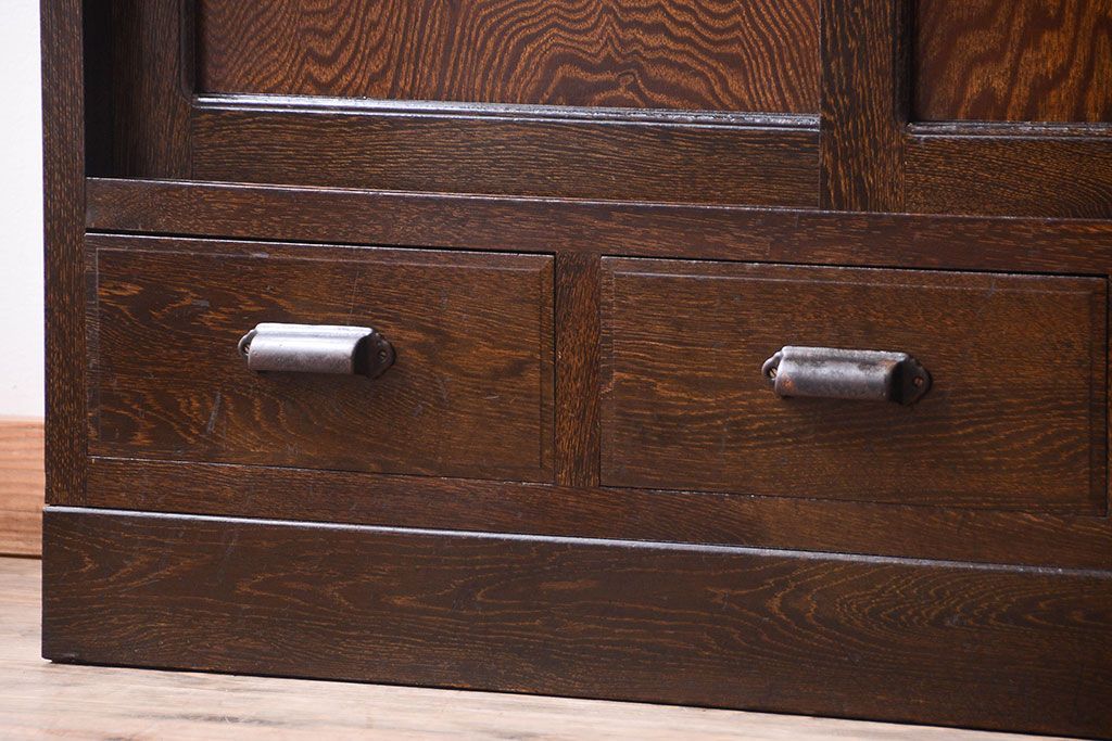 アンティーク家具　和製アンティーク　ダイヤガラス入り!上品で上質な古い木製カップボード(食器棚)