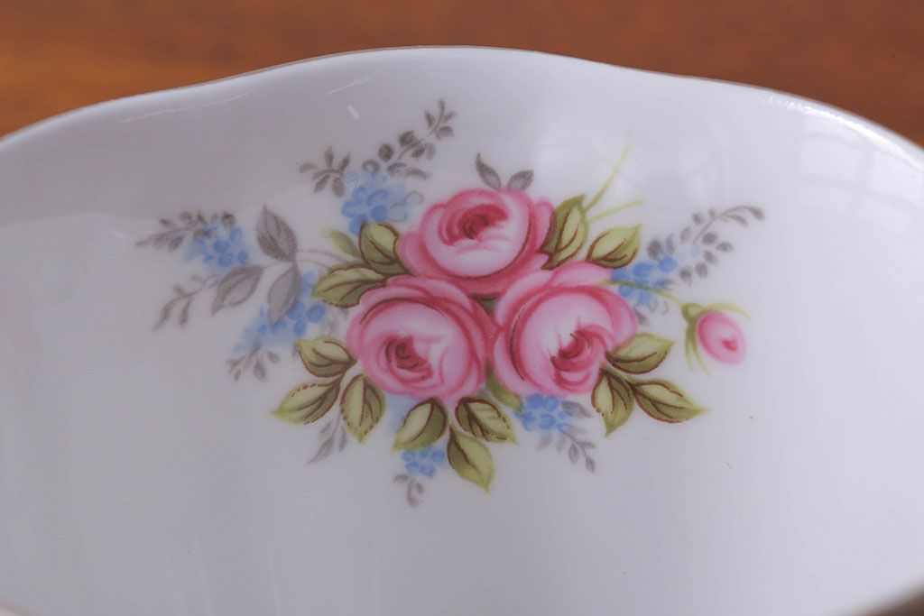 アンティーク雑貨　イギリス　Royal Albert(ロイヤルアルバート)　Tranquillity(トランキュリティ)シリーズ　カップ&ソーサー6客(洋食器)