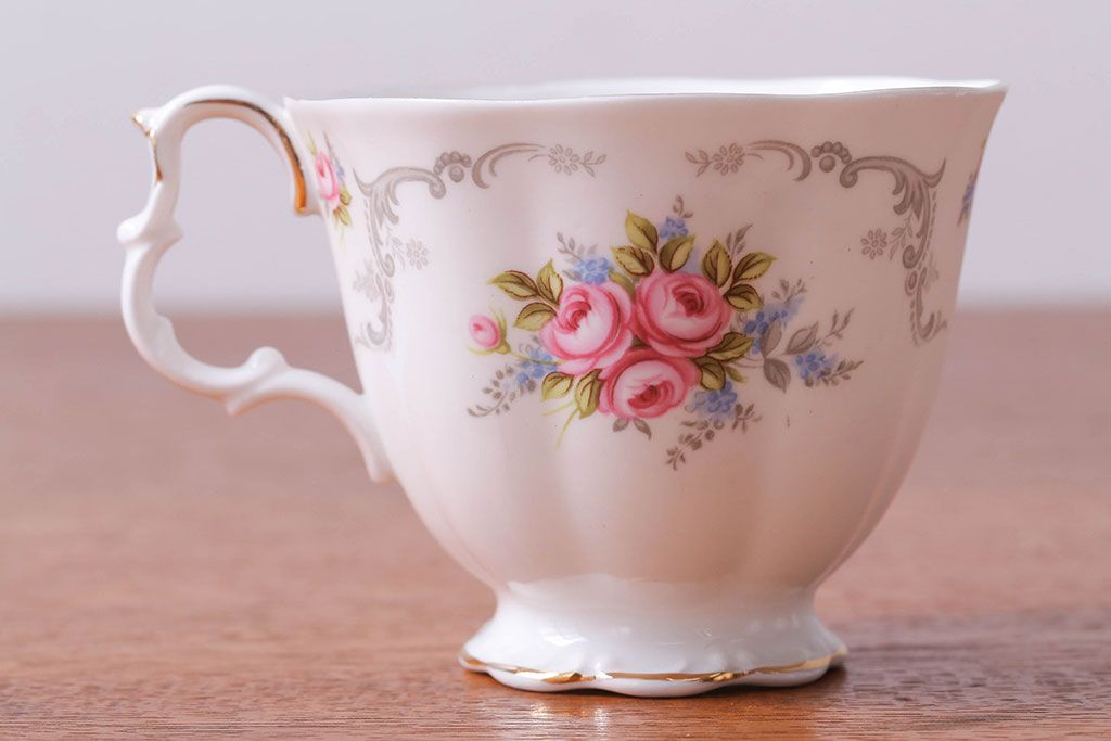 アンティーク雑貨　イギリス　Royal Albert(ロイヤルアルバート)　Tranquillity(トランキュリティ)シリーズ　カップ&ソーサー6客(洋食器)
